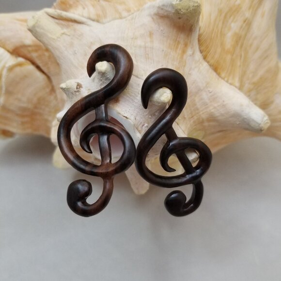 Pair Trebal Clef Hanger Tribal Earrings Sono Wood 6G NWT - Picture 2 of 2
